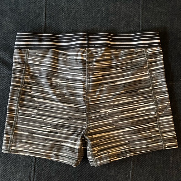 Under Armour bike/workout shorts - Picture 2 of 5